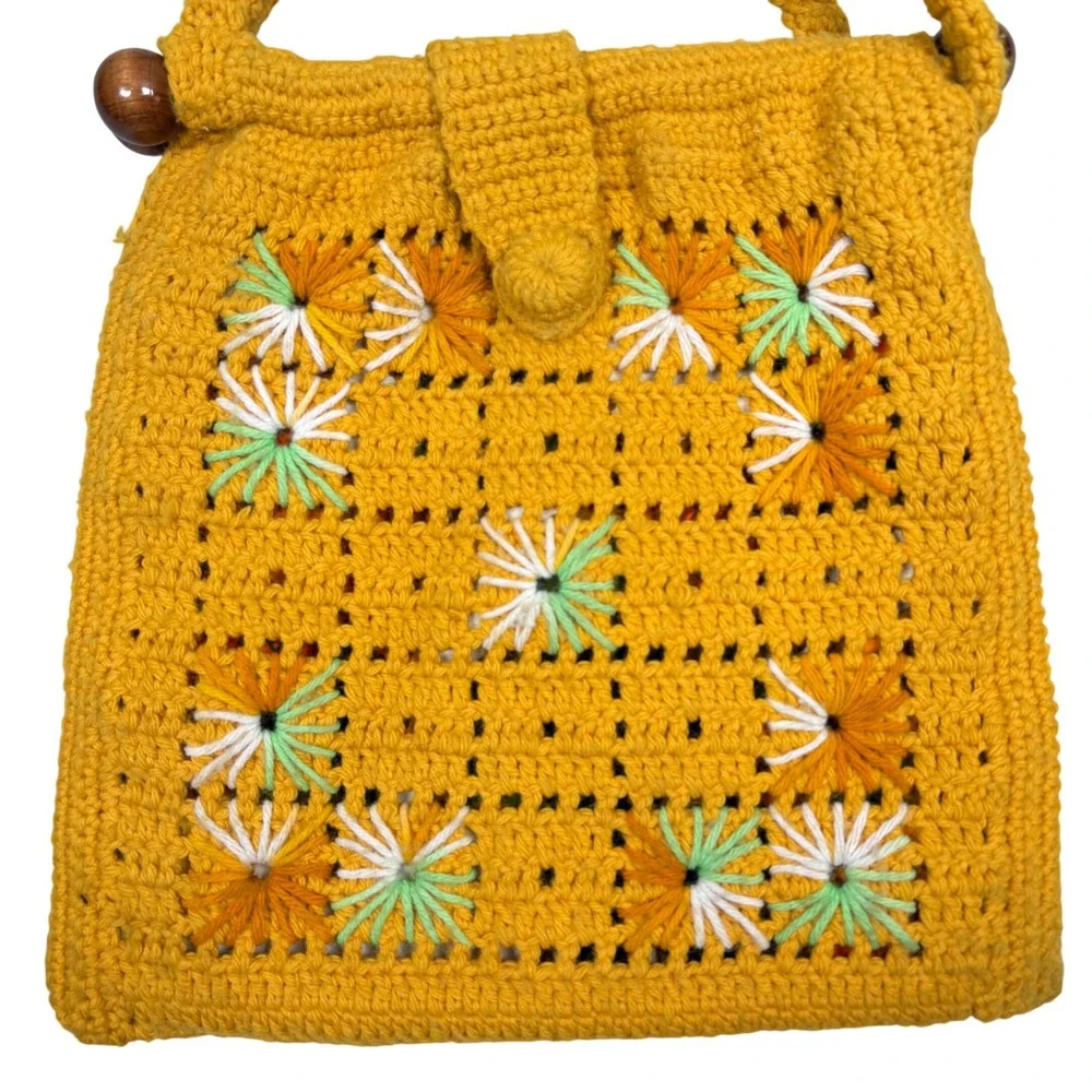 Vintage Crochet Shoulder Bag Mustard Yellow‎ Floral Handbag Purse Wood 70s Style